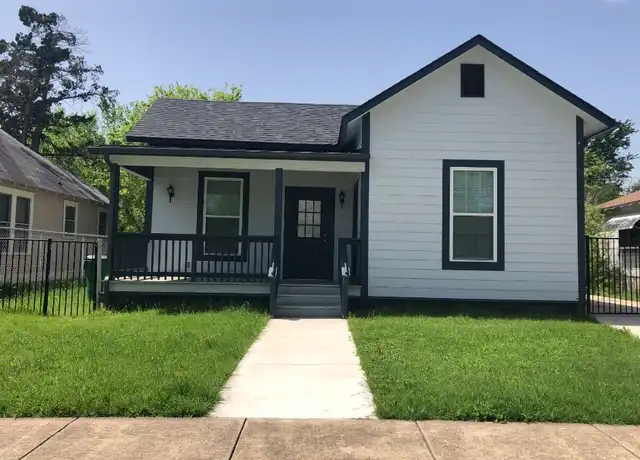 Property at 415 Davis St, Taylor, TX, 76574, 4 beds, 3 baths, [object Object]
