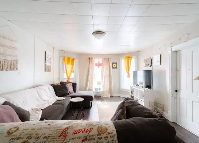 Property at 1928 College St Unit 2, Cedar Falls, IA, 50613, 1 bed, 1 bath, [object Object]