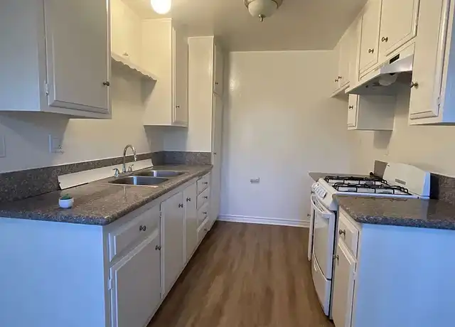 Property at Arlington Apartments - 311 Alabama St, Huntington Beach, CA, 92648, 2 beds, 1 bath, [object Object]