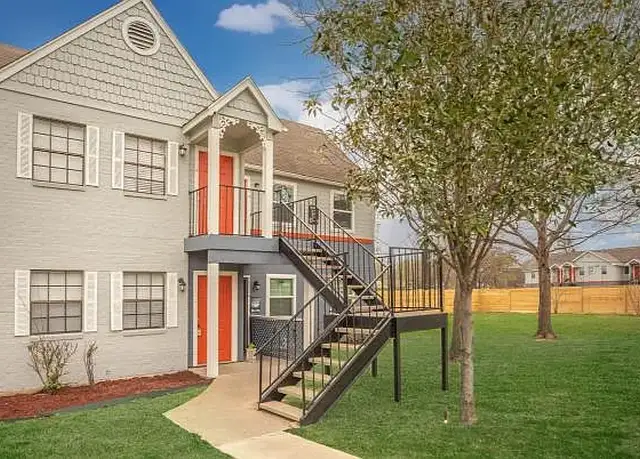 Photo of 708 W 15th St, Georgetown, TX 78626