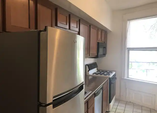 Property at 2457 Maplewood Ave, Cincinnati, OH, 45219, 2 beds, 1 bath, [object Object]