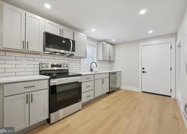 Property at 47 S New St Unit 1, Hatboro, PA, 19040, 2 beds, 1 bath, [object Object]