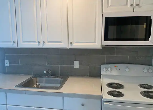 Property at 2035 Jefferson St Unit A, Hollywood, FL, 33020, 2 beds, 1 bath, [object Object]