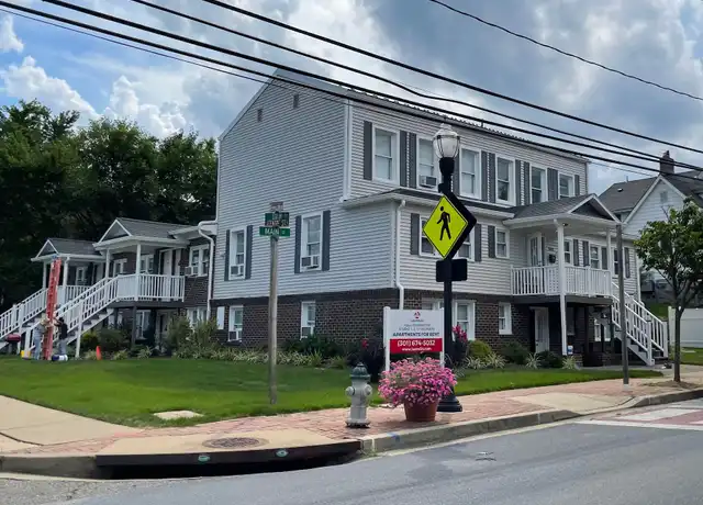 Property at Laurel 24 Apartments - SUMMER MOVE-IN SPECIAL $100 OFF FIRST MONTH'S RENT - 600 Main St, Laurel, MD, 20707, 1 bed, 1 bath, [object Object]