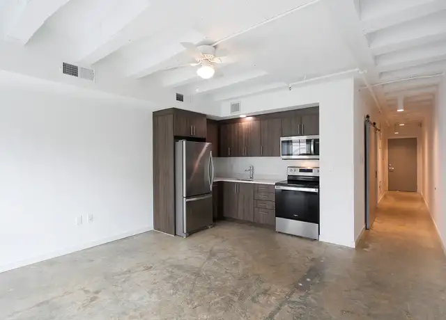 Photo of 4 W State St, Savannah, GA 31401