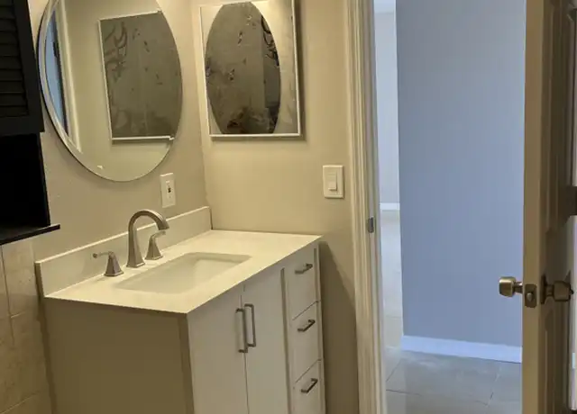 Property at 815 13th Ave NW Unit 1, Largo, FL, 33770, 2 beds, 1 bath, [object Object]