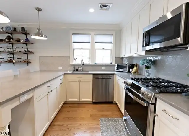 Property at 119 Washington St Unit B, Morristown, NJ, 07960, 1 bed, 1 bath, [object Object]