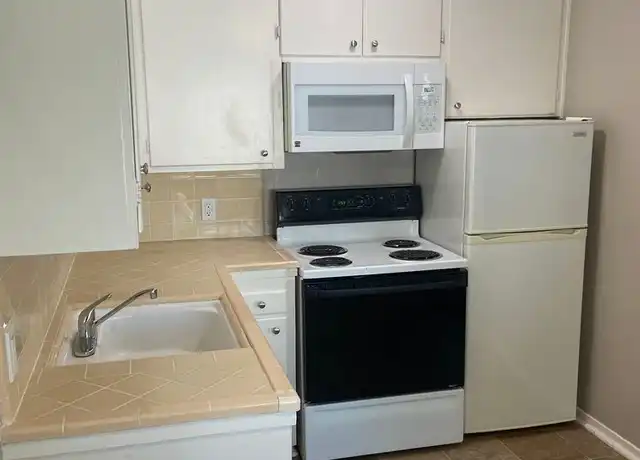 Property at 3224 W St, Sacramento, CA, 95817, 1 bed, 1 bath, [object Object]