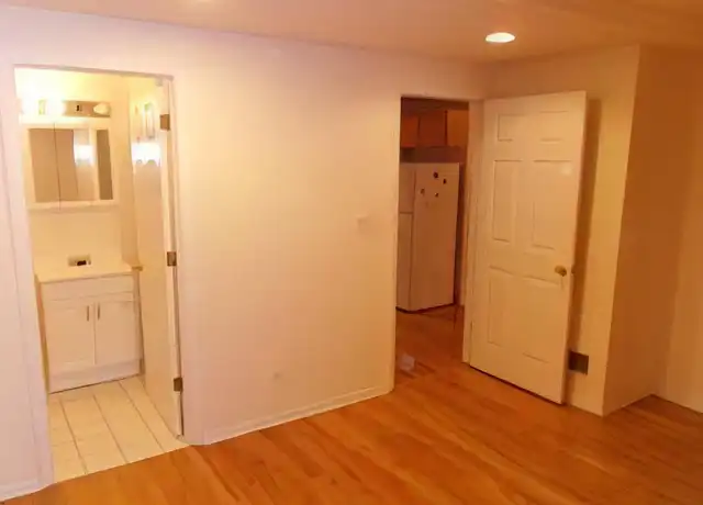 Property at 918 W Dakin St, Chicago, IL, 60613, 1 bed, 1 bath, [object Object]