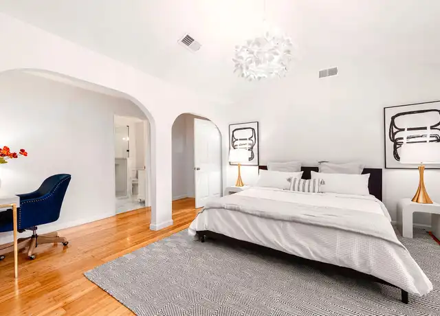 Property at 1106 Ashland St, Houston, TX, 77008, 3 beds, 2 baths, [object Object]