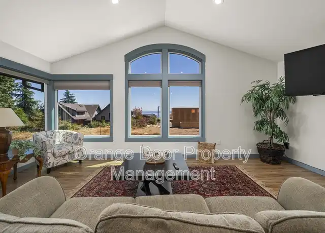 Property at 7009 Stanich Ave, Gig Harbor, WA, 98335, 4 beds, 4.5 baths, [object Object]