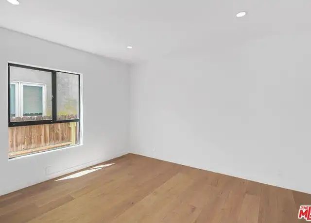 Property at 545 San Juan Ave, Venice, CA, 90291, 3 beds, 2 baths, [object Object]