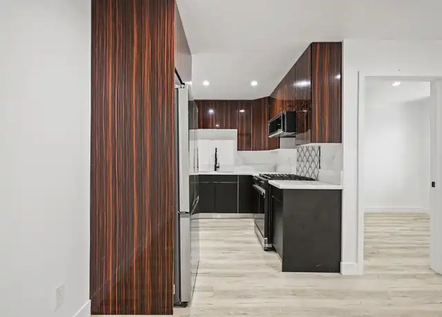 Property at 111 Normandie Ave Unit 10, Los Angeles, CA, 90004, 2 beds, 1 bath, [object Object]