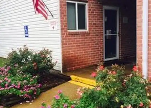 Property at 320 E Mercury Blvd Unit 80, Hampton, VA, 23663, 1 bed, 1 bath, [object Object]