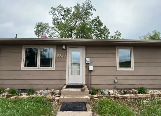 Property at 1038 S Lake Dr, Watertown, SD, 57201, 2 beds, 1 bath, [object Object]