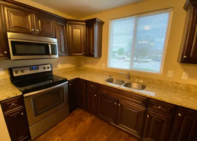 Property at 5263 N 9th Cir, Lincoln, NE, 68521, 4 beds, 4 baths, [object Object]