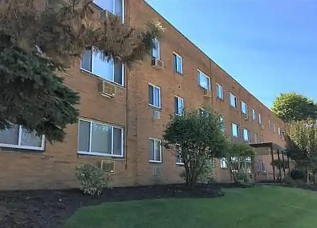 Property at 3880 Mayfield Road - 3880 Mayfield Rd, Cleveland, OH, 44121, 2 beds, 1 bath, [object Object]