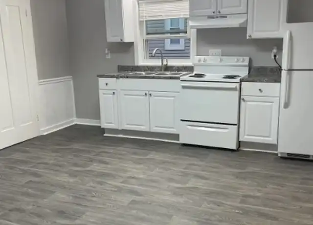Property at 736 W Charles St Unit 1, Bucyrus, OH, 44820, 1 bed, 1 bath, [object Object]