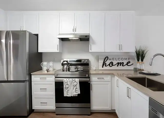 Photo of 400 Appian Way, Pomona, CA 91766