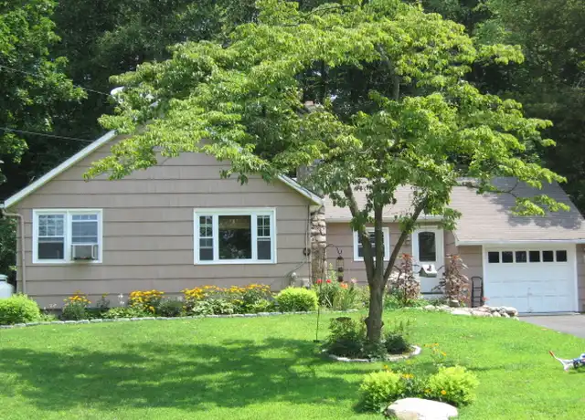 Property at 5 Conrad Rd, Brookfield, CT, 06804, 2 beds, 1 bath, [object Object]