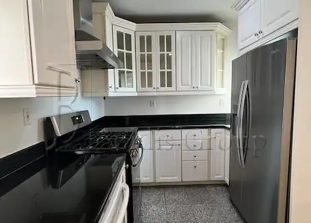 Property at 46-19 30th Rd Unit 3, Astoria, NY, 11103, 2 beds, 1 bath, [object Object]