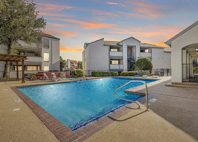 Photo of 6051 Bridge St, Fort Worth, TX 76112
