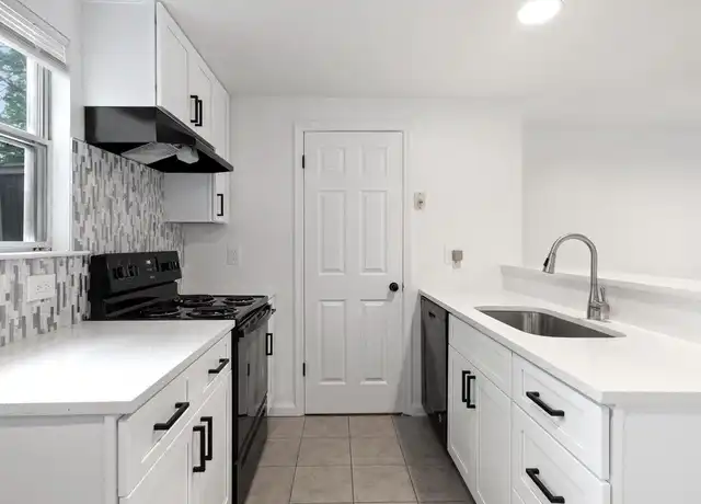 Property at 4389 Pembrook Village Dr #83, Alexandria, VA, 22309, 3 beds, 2 baths, [object Object]