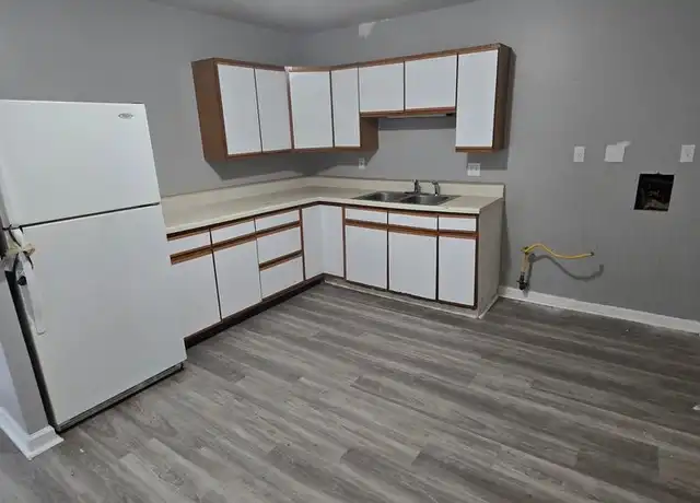 Property at 708 Saint Norbert Dr, East Saint Louis, IL, 62206, 3 beds, 1 bath, [object Object]
