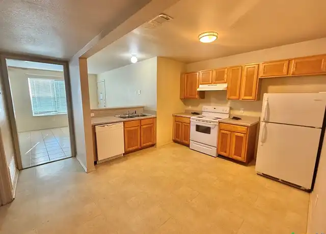 Property at 415 E 4th Ave Unit B, Belton, TX, 76513, 3 beds, 2 baths, [object Object]