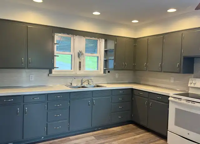 Property at 177 E Church St, Stevens, PA, 17578, 5 beds, 2 baths, [object Object]