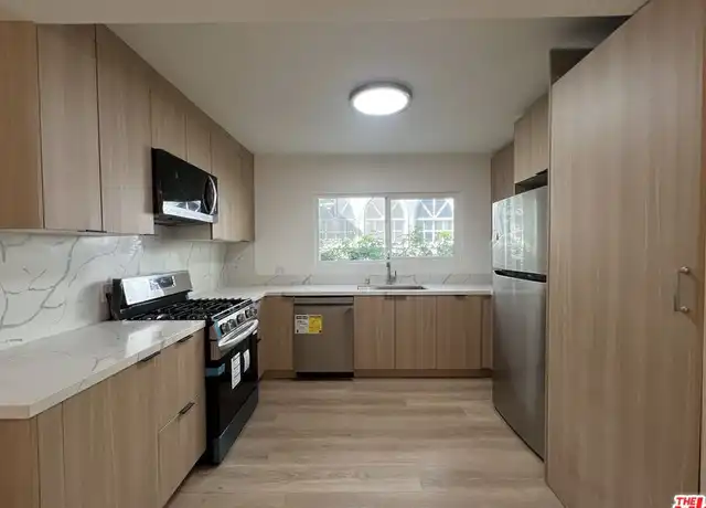 Property at 340 N Palm Dr Unit 10, Beverly Hills, CA, 90210, 3 beds, 2 baths, [object Object]
