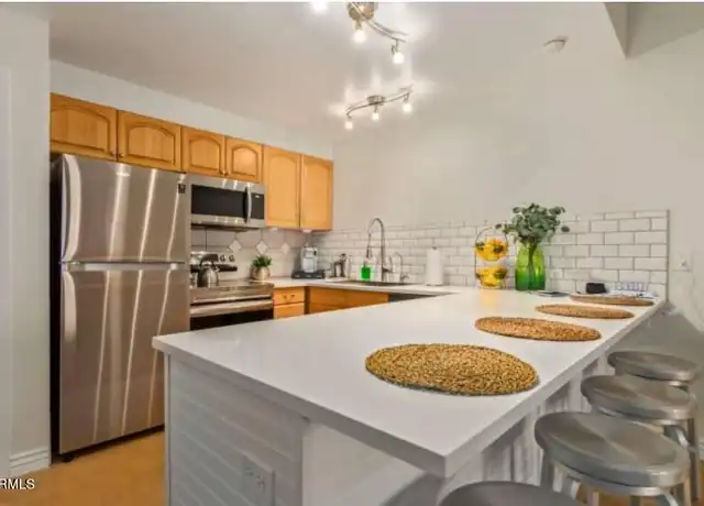 Property at 8055 E Thomas Rd Unit E110, Scottsdale, AZ, 85251, 1 bed, 1 bath, [object Object]