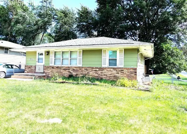 Property at 1344 Spring St, Des Moines, IA, 50315, 4 beds, 2 baths, [object Object]