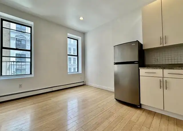 Property at 344 W 52nd St, New York, NY, 10019, 0 beds, 1 bath, [object Object]