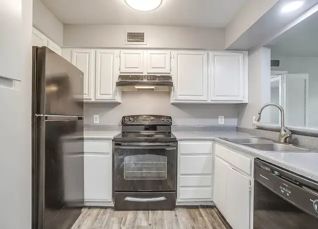 Photo of 2421 N Bell Ave, Denton, TX 76209