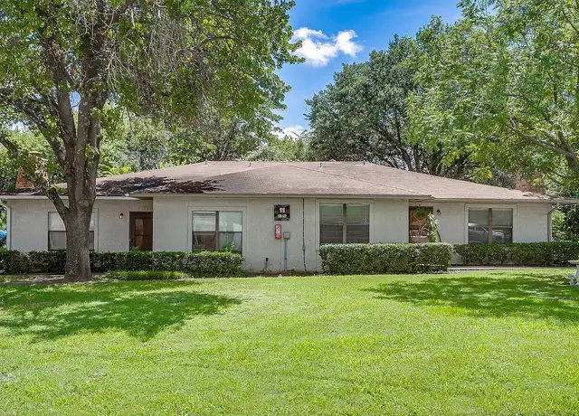 Photo of 2421 N Bell Ave, Denton, TX 76209
