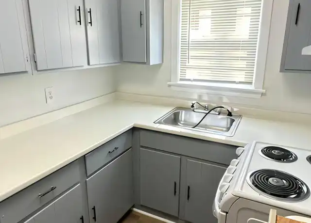 Property at 114 Clark St Unit 2, New Bedford, MA, 02740, 3 beds, 1 bath, [object Object]