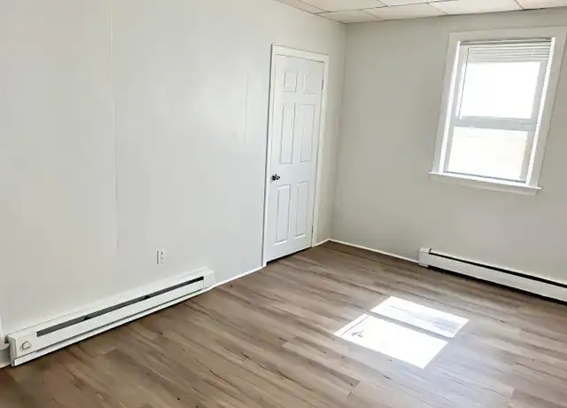 Property at 114 Clark St Unit 2, New Bedford, MA, 02740, 3 beds, 1 bath, [object Object]