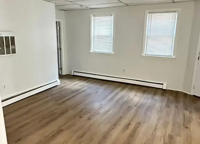 Property at 114 Clark St Unit 2, New Bedford, MA, 02740, 3 beds, 1 bath, [object Object]
