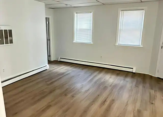 Property at 114 Clark St Unit 2, New Bedford, MA, 02740, 3 beds, 1 bath, [object Object]
