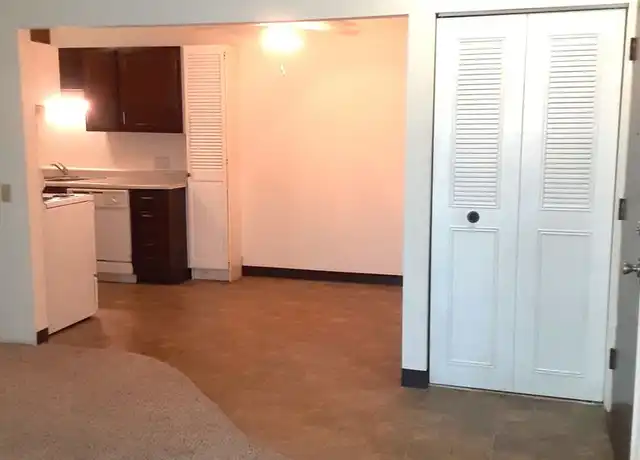 Property at 421 E 1st Ave Unit 421-1 Lower 2 Bedroom, Elkhorn, WI, 53121, 2 beds, 1 bath, [object Object]