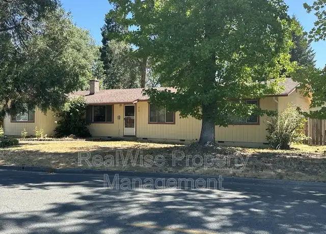 Property at 615 SW Westholm Ave, Grants Pass, OR, 97526, 4 beds, 1.5 baths, [object Object]