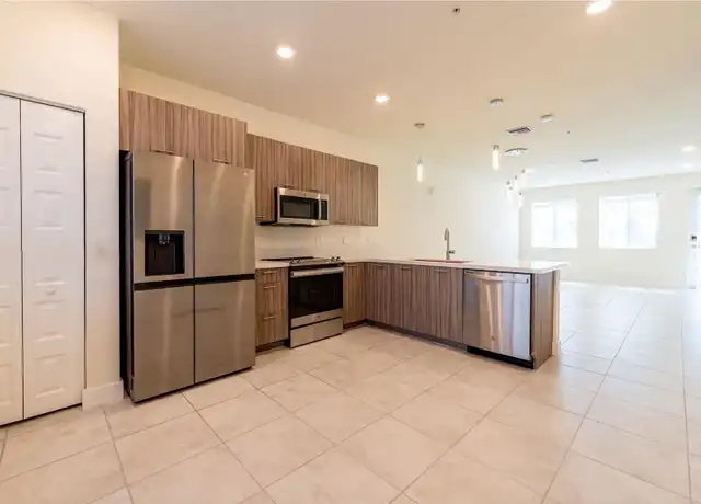 Property at 6425 NW 103rd Pl #107, Doral, FL, 33178, 3 beds, 2.5 baths, [object Object]