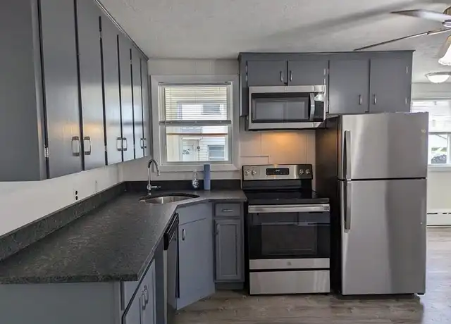 Property at 58 E Main St Unit 1R, Webster, MA, 01570, 2 beds, 1 bath, [object Object]