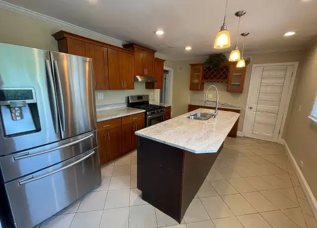 Property at 883 N McKinley Rd, Lake Forest, IL, 60045, 3 beds, 2 baths, [object Object]