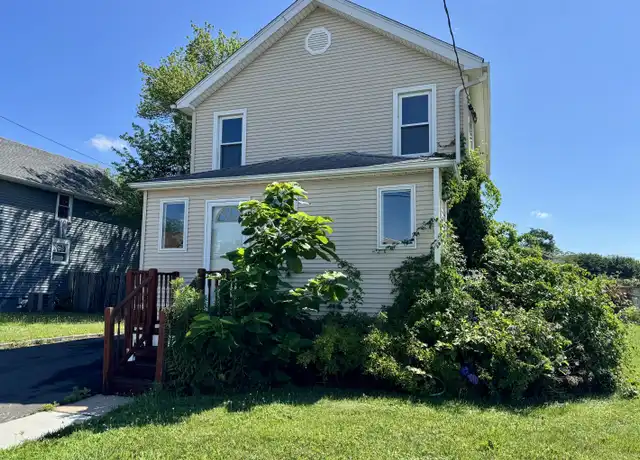 Property at 106 Vanderbilt Ave, West Hartford, CT, 06110, 3 beds, 1.5 baths, [object Object]