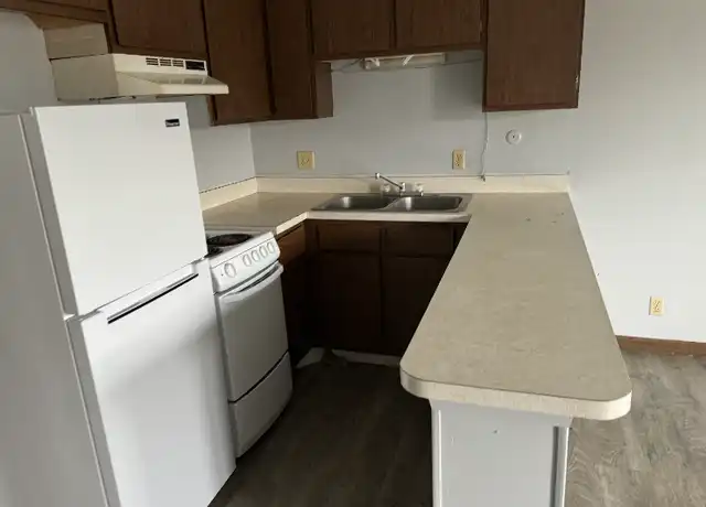 Property at 2500 E Tennessee St Unit 2500, Evansville, IN, 47711, 1 bed, 1 bath, [object Object]