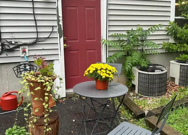 Property at 160 Woodhouse Ave, Wallingford, CT, 06492, 1 bed, 1 bath, [object Object]