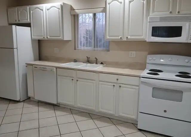 Property at 4 Briarwood Rd, Carterville, IL, 62918, 2 beds, 1 bath, [object Object]