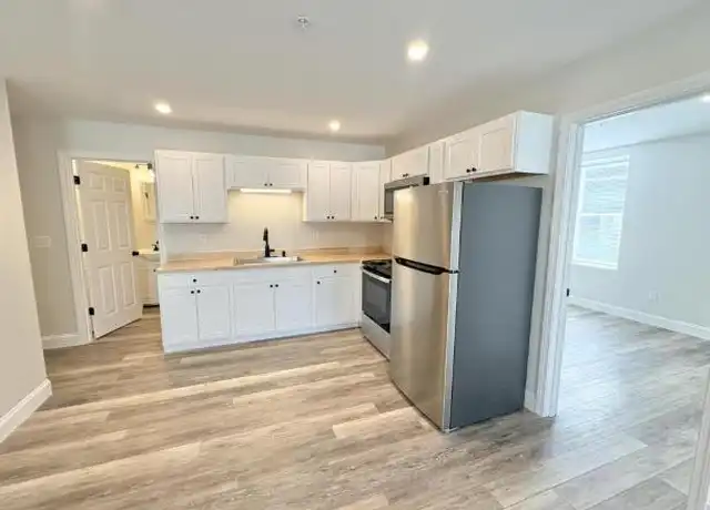 Property at 37 Cottage St, Sanford, ME, 04073, 2 beds, 1 bath, [object Object]